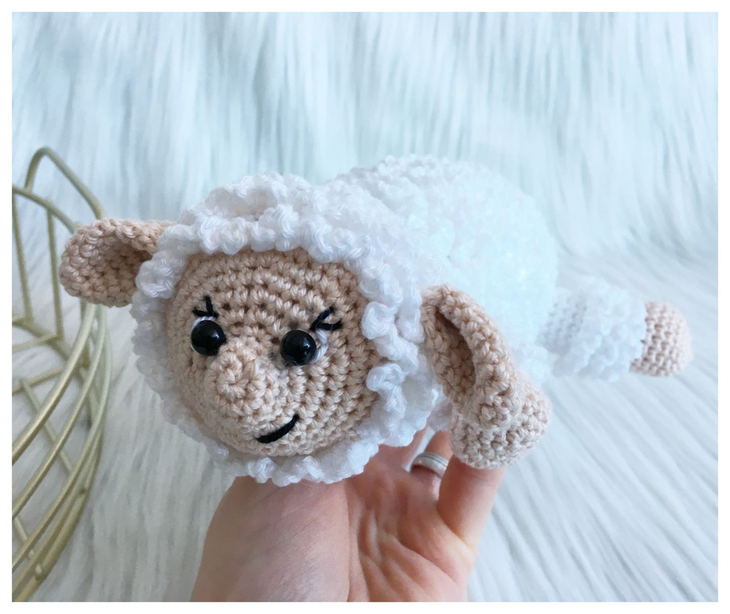 Blog-Inhaltsbild für 'Schmuselamm, kostenlose Häkelanleitung'